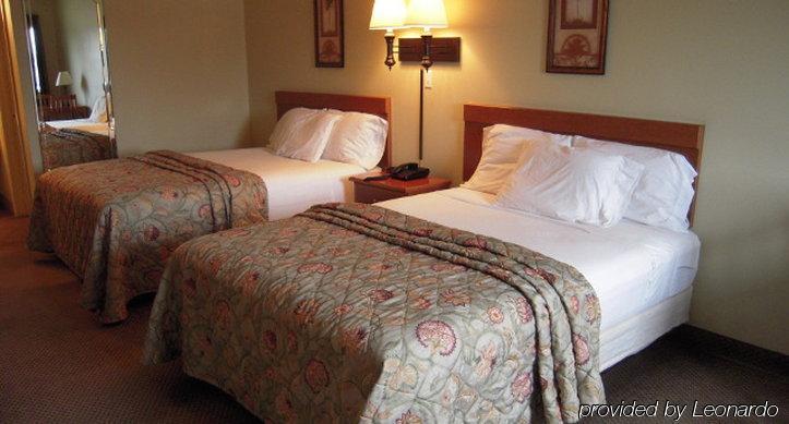 City Heart Inn & Suites Piedmont 外观 照片