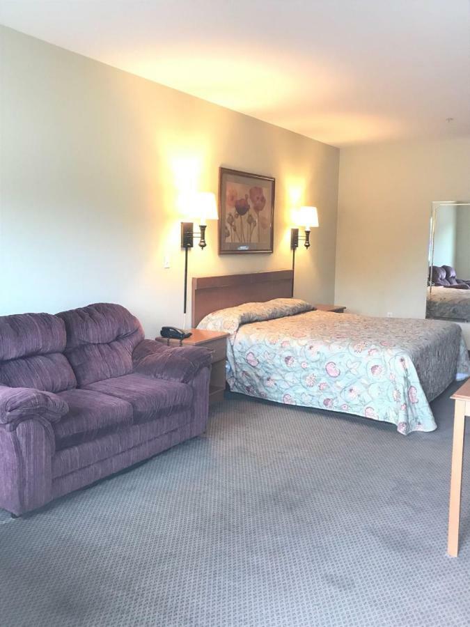 City Heart Inn & Suites Piedmont 外观 照片