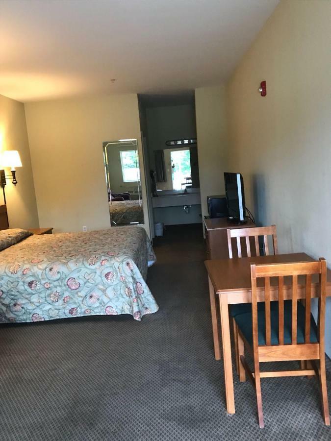 City Heart Inn & Suites Piedmont 外观 照片