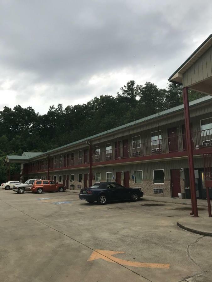City Heart Inn & Suites Piedmont 外观 照片